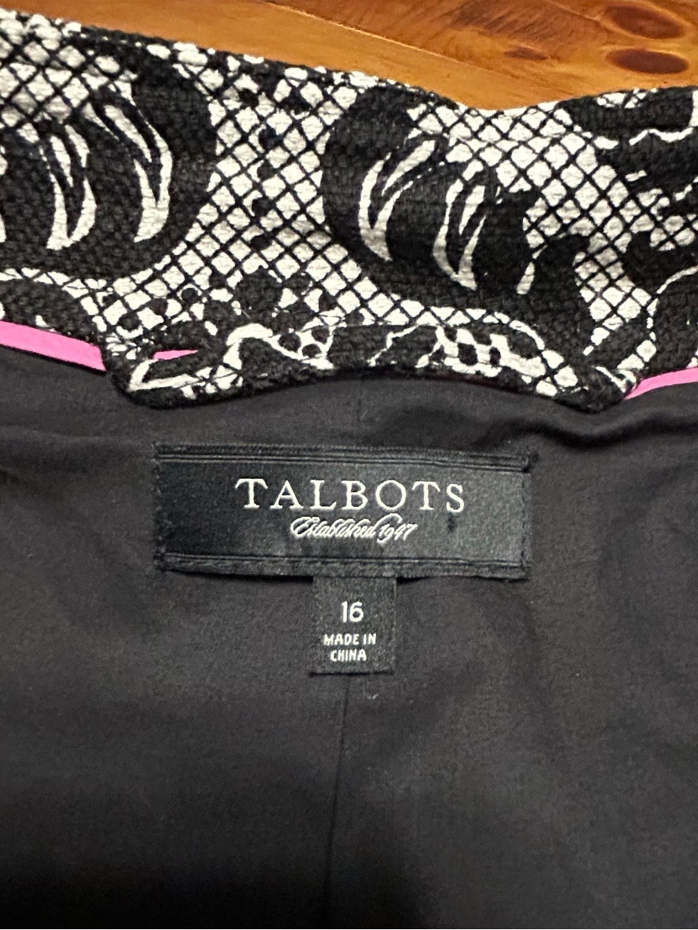 Talbots Black & White Printed Women's Blazer Jacket - Picture 11 of 13